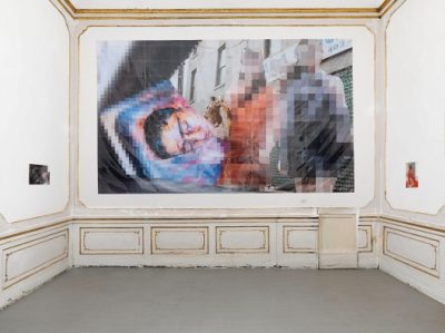 I pixel di Hirschhorn alla Galleria Artiaco.