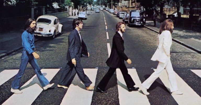 Dai Beatles a Peanuts: le strisce più famose del mondo