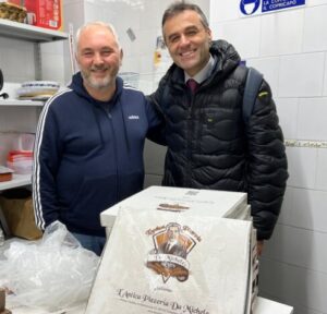 Rocco Papa operatore Caritas Salerno, Alessandro Condurro AD L'Antica Pizzeria da Michele