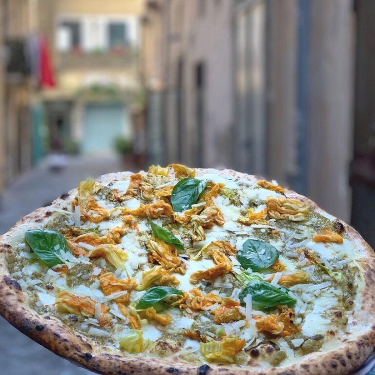 All’Antica Pizzeria da Michele la Special di Giugno con il giallo oro dell’estate!